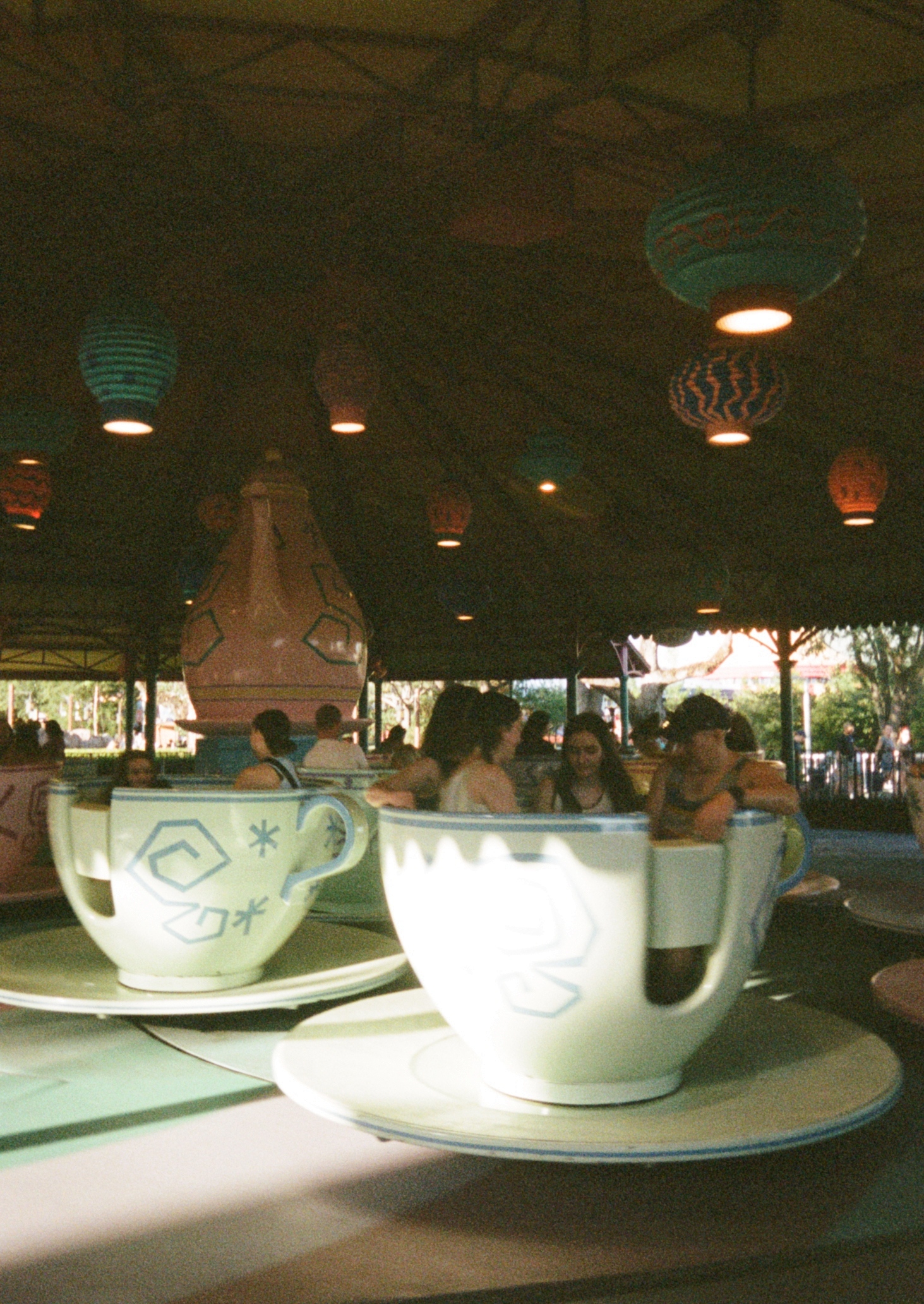 Disney early entry, early entry, Disney rope drop, Rope drop, Disney breakfast, Disney mornings